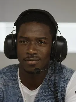 约书亚·皮尔斯剧照